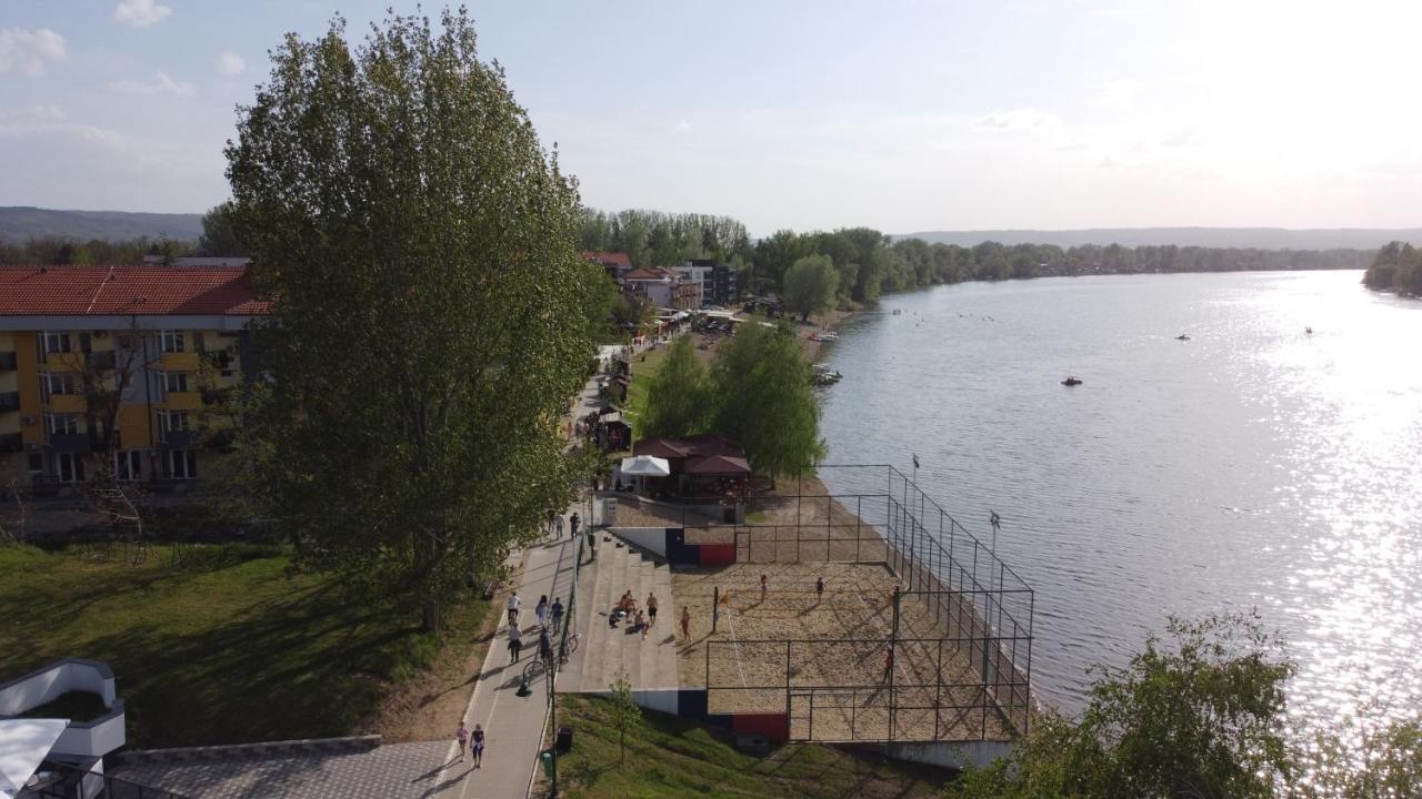 Prenociste Srebrno Jezero 호텔 Veliko Gradište 외부 사진