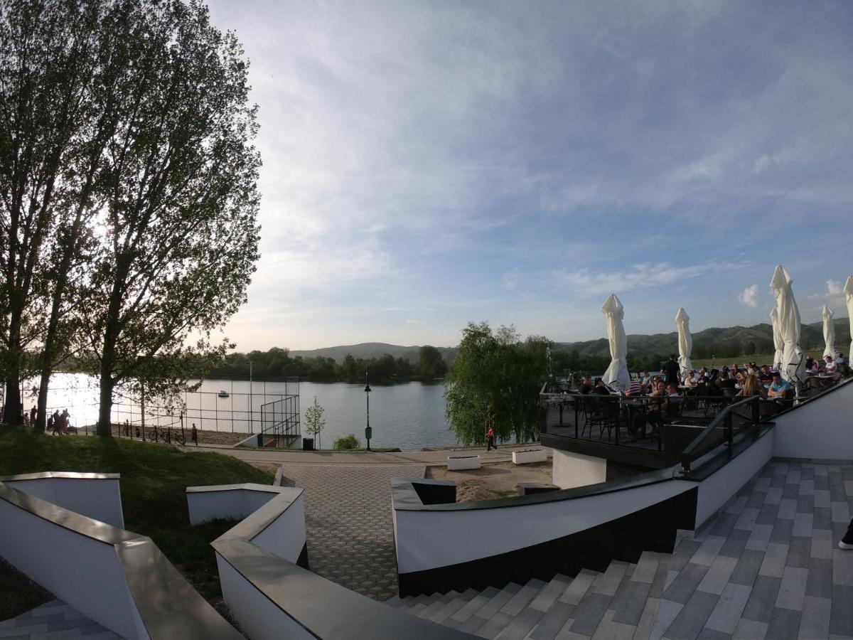 Prenociste Srebrno Jezero 호텔 Veliko Gradište 외부 사진